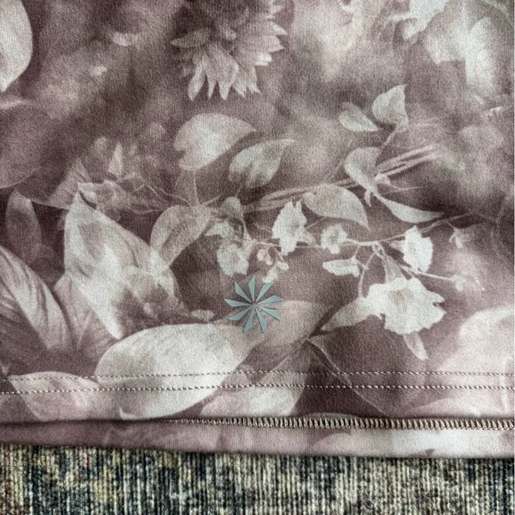 Athleta Conscious Crop in Rose Size XXS - Picture 9 of 9